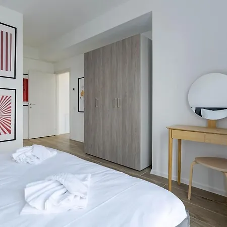 Downtown Skyline Penthouse W Parkview&jacuzzi 布加勒斯特