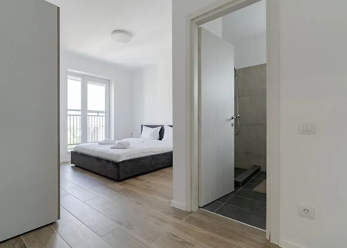 公寓 Downtown Skyline Penthouse W Parkview&jacuzzi 布加勒斯特