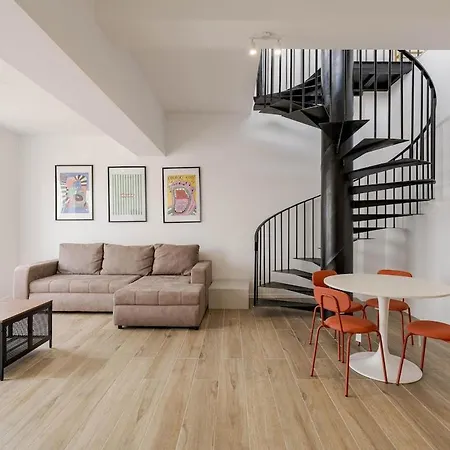 Downtown Skyline Penthouse W Parkview&jacuzzi * Bükreş