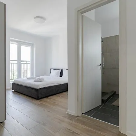 Apartamento Downtown Skyline Penthouse W Parkview&jacuzzi Bucarest