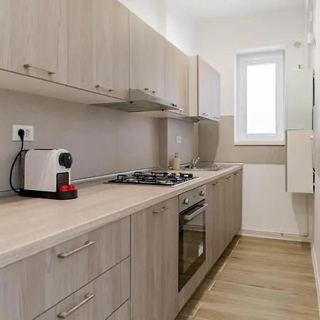 Апартаменти Downtown Skyline Penthouse W Parkview&jacuzzi Бухарест