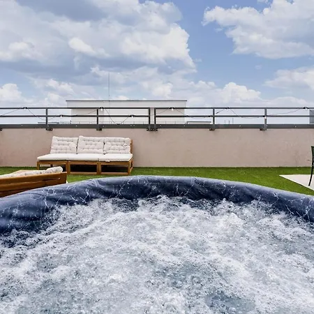 Апартаменти Downtown Skyline Penthouse W Parkview&jacuzzi Бухарест