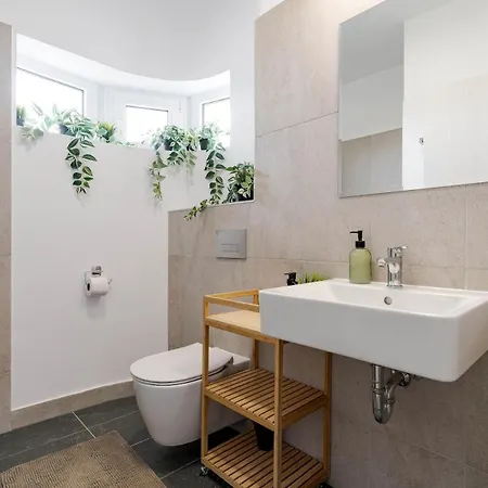 Downtown Skyline Penthouse W Parkview&jacuzzi * Bucureşti