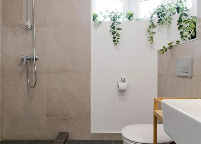 Daire Downtown Skyline Penthouse W Parkview&jacuzzi Bükreş