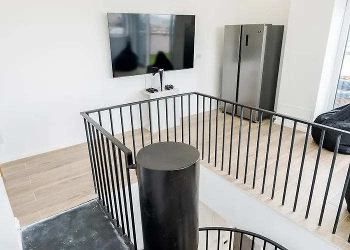 Downtown Skyline Penthouse W Parkview&jacuzzi Bukarest