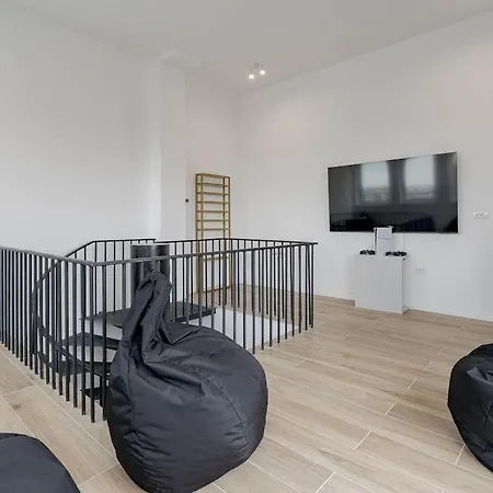 Downtown Skyline Penthouse W Parkview&jacuzzi Appartement Bucarest