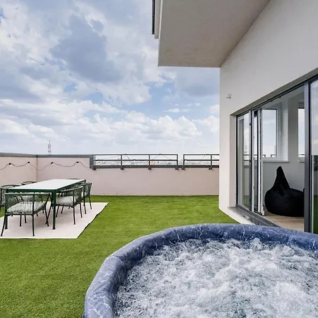 Downtown Skyline Penthouse W Parkview&jacuzzi *