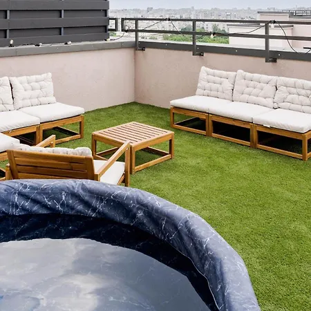 Downtown Skyline Penthouse W Parkview&jacuzzi