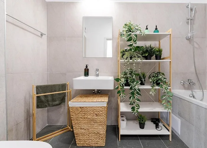 Апартаменти Downtown Skyline Penthouse W Parkview&jacuzzi