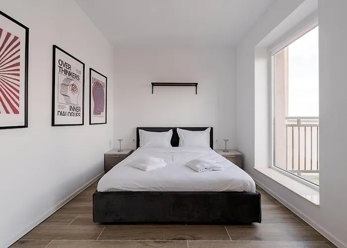 Downtown Skyline Penthouse W Parkview&jacuzzi * Бухарест